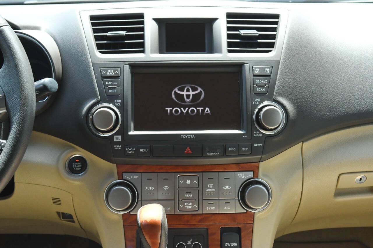 Used 2010 Toyota Highlander Limited AWD/4WD image 22