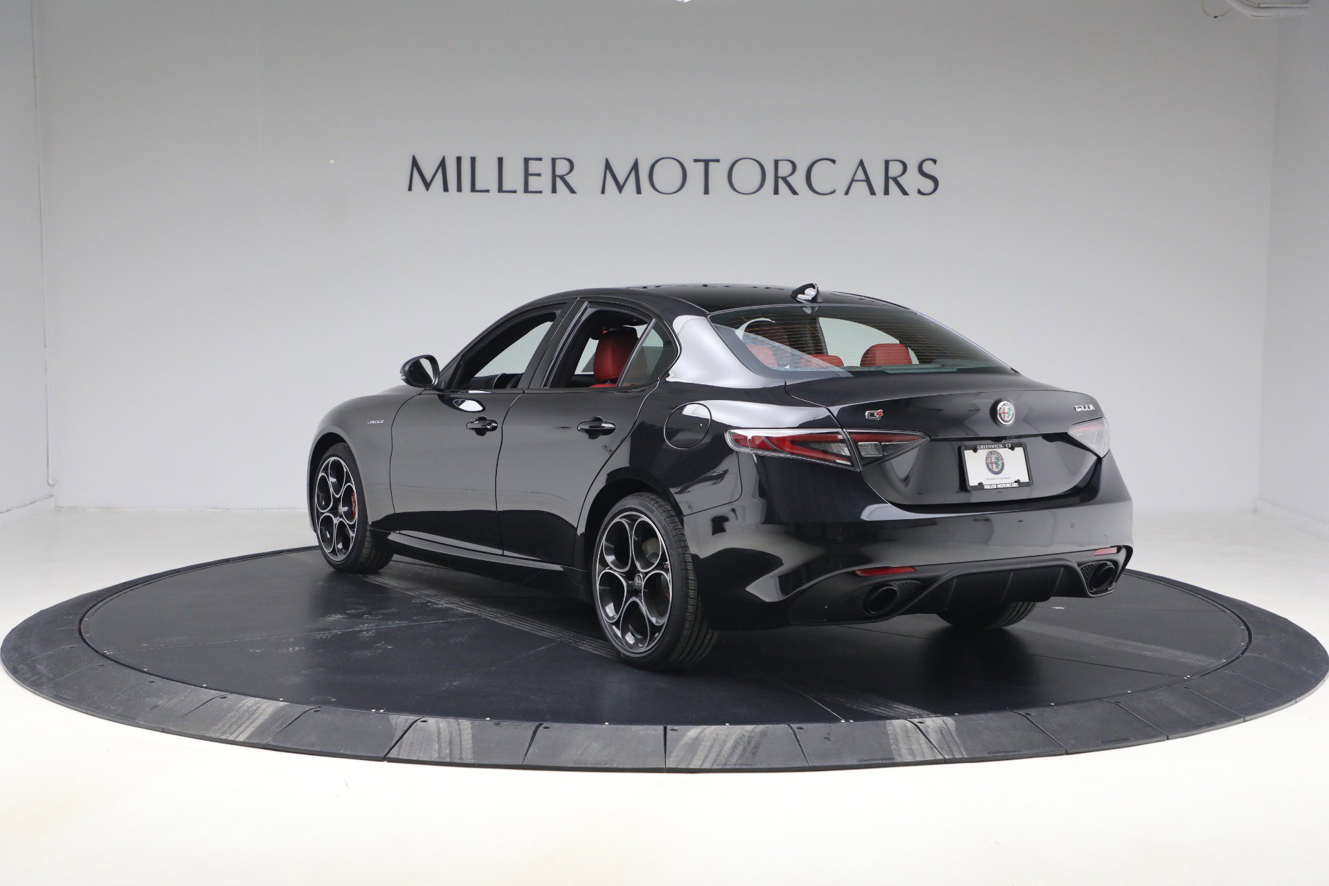New 2026 Alfa Romeo Giulia AWD image 5