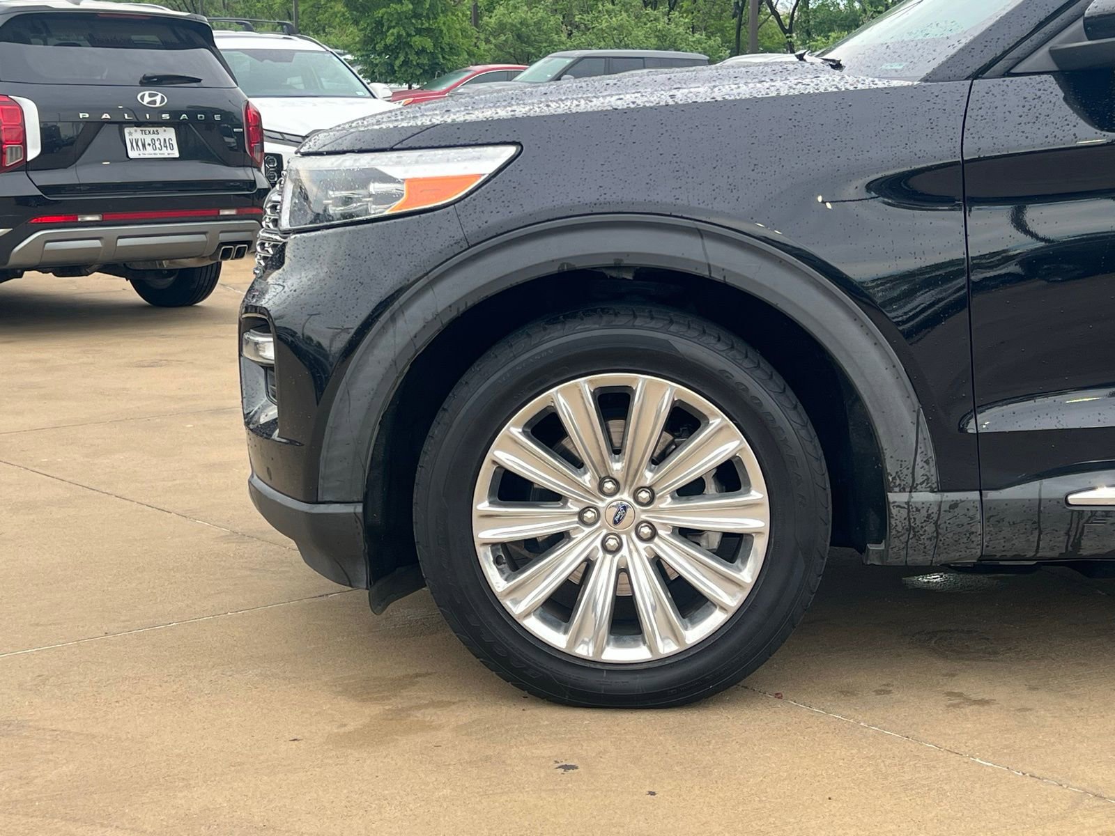 Used 2020 Ford Explorer Limited RWD image 8