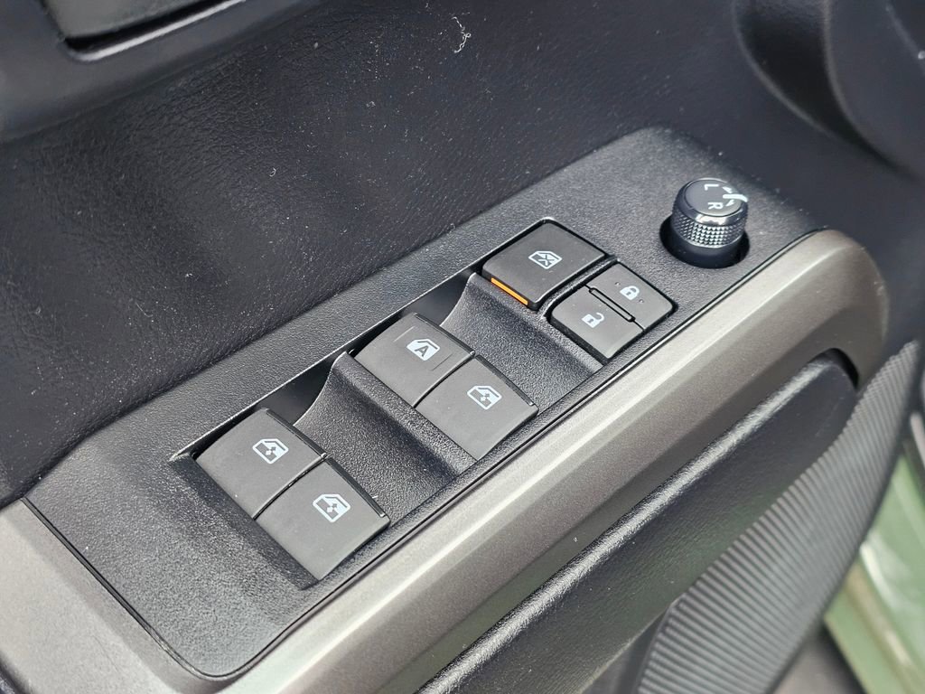 Used 2021 Toyota Tacoma SR5 w/ Trail Edition image 30