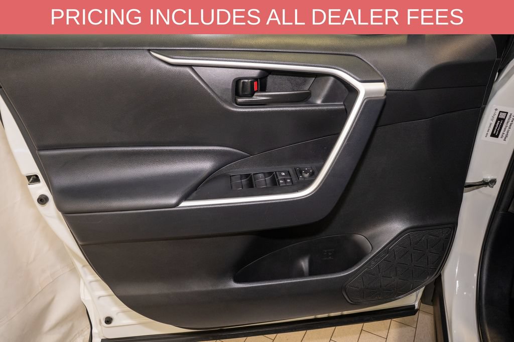 Certified 2025 Toyota RAV4 LE AWD/4WD image 10
