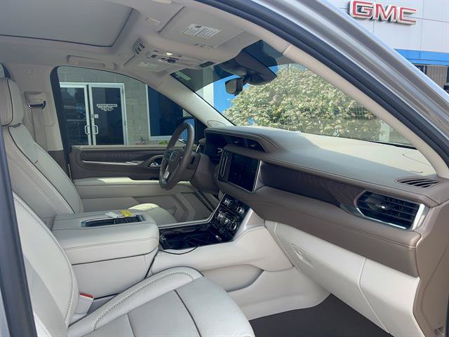 Used 2023 GMC Yukon Denali w/ Advanced Technology Package AWD/4WD image 14