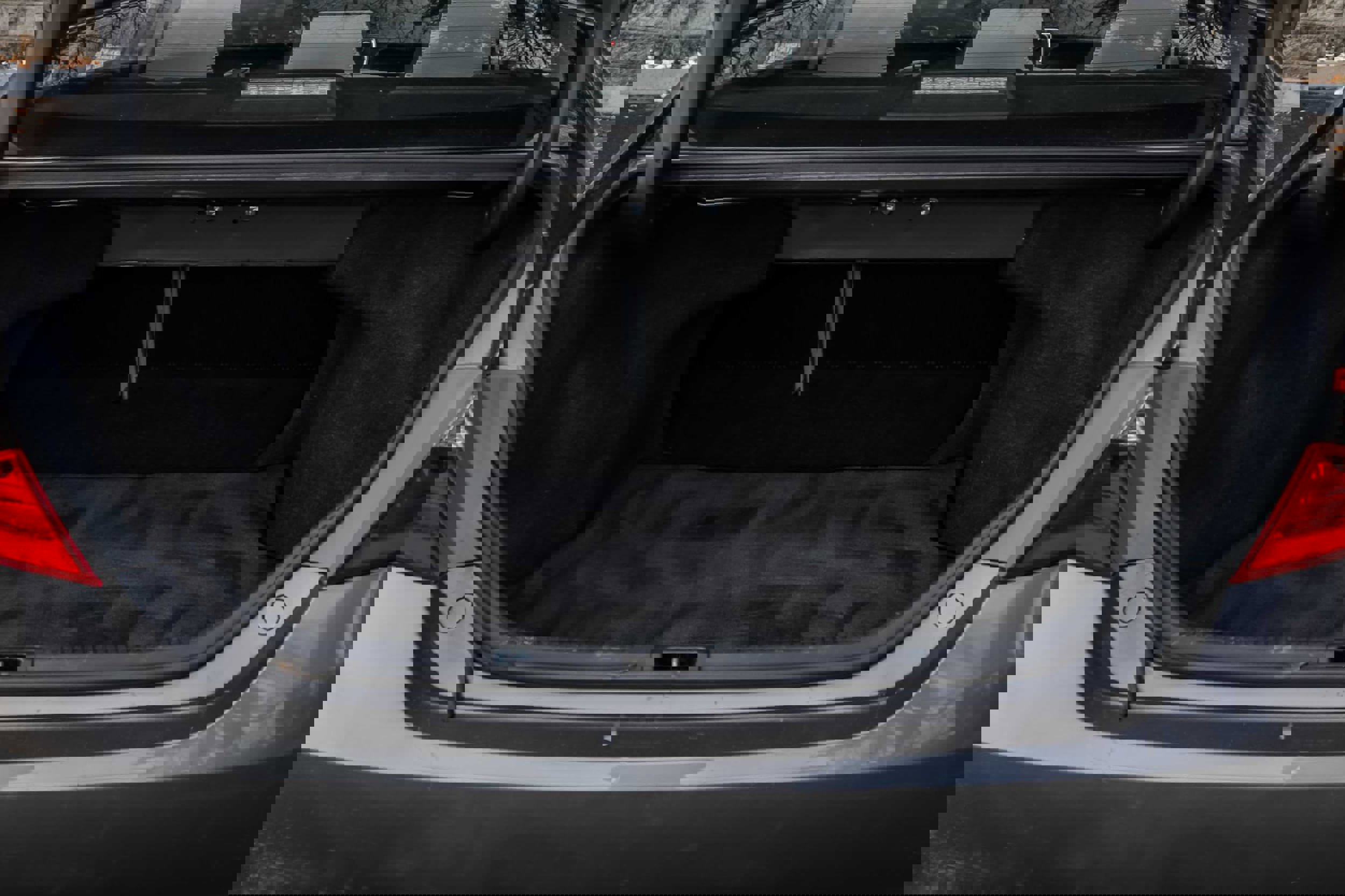 Used 2015 Toyota Camry XSE image 18