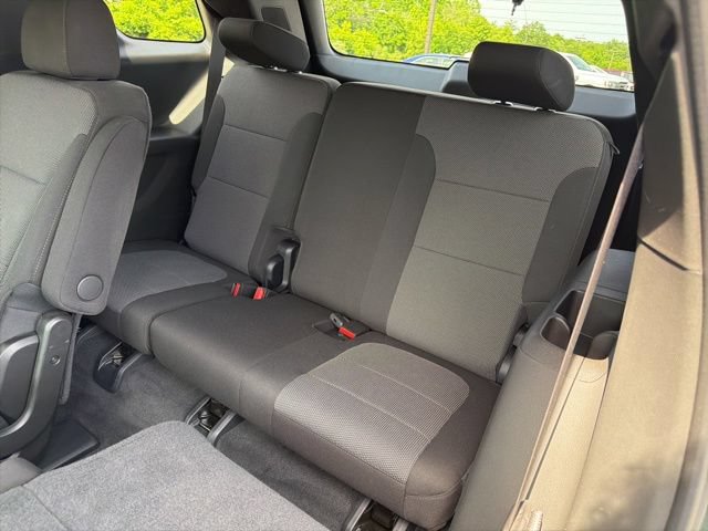 Used 2023 Chevrolet Traverse LT w/ LPO, Floor Liner Package AWD/4WD image 16