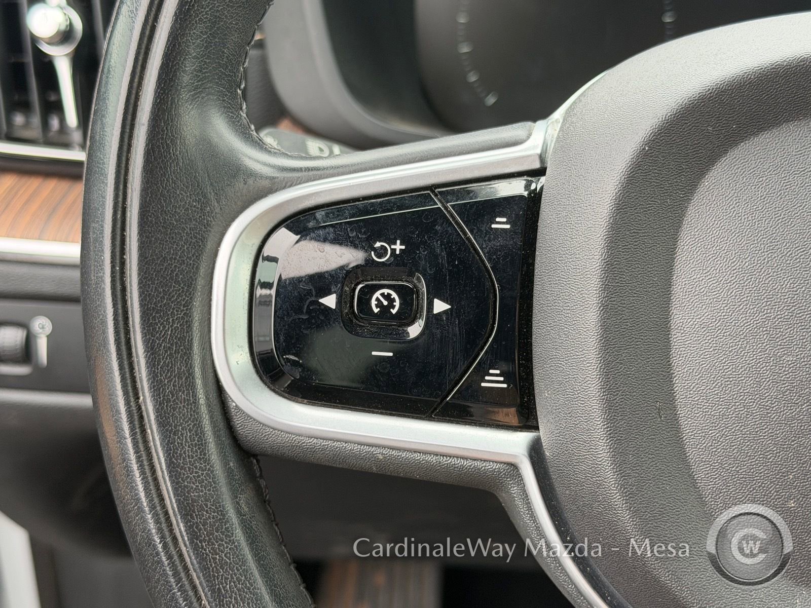 Used 2020 Volvo XC60 T5 Inscription w/ Protection Package Premier image 9