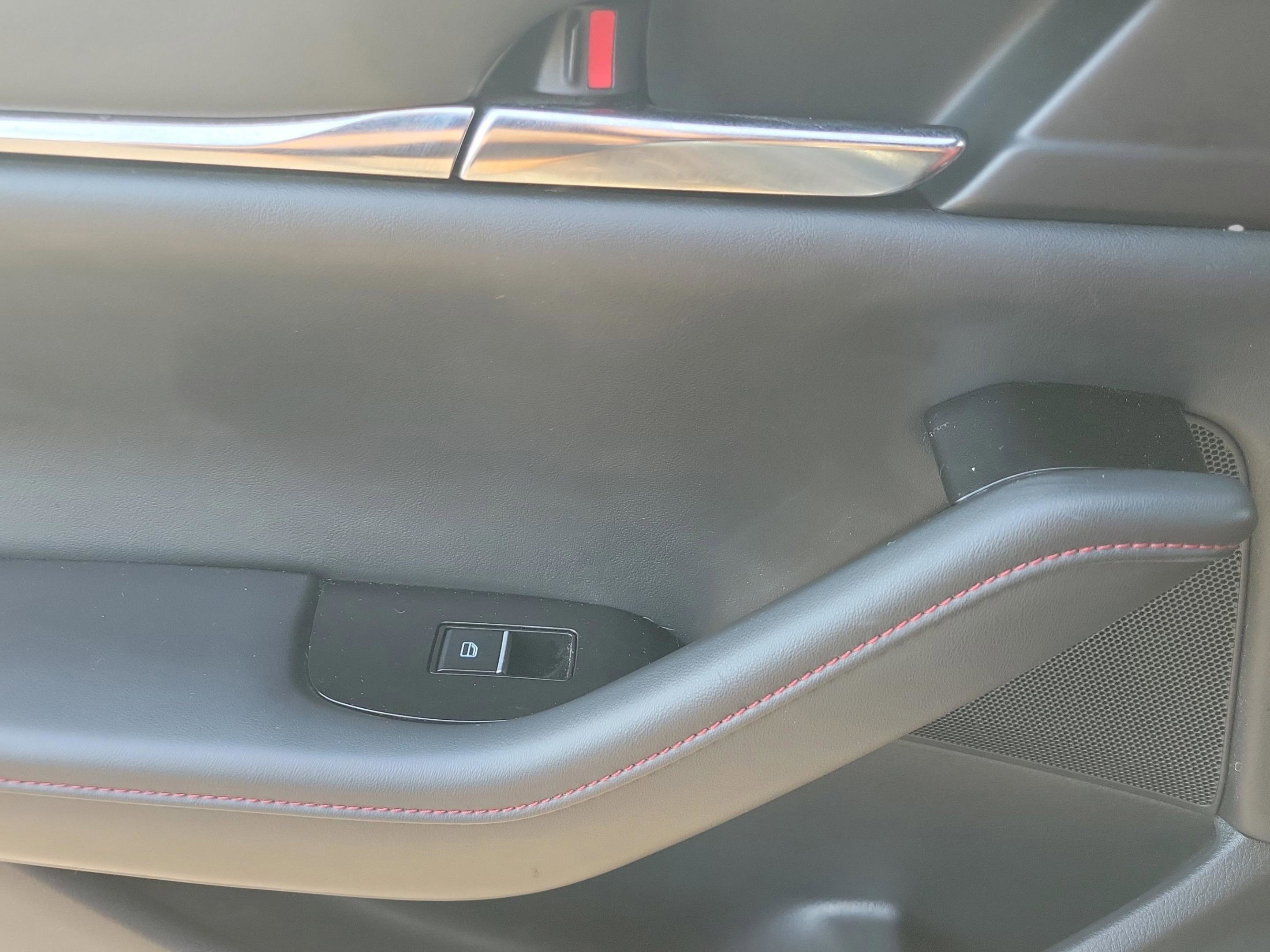 Used 2023 MAZDA MAZDA3 s image 28