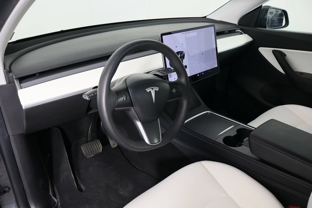 Used 2021 Tesla Model Y Long Range AWD/4WD image 26