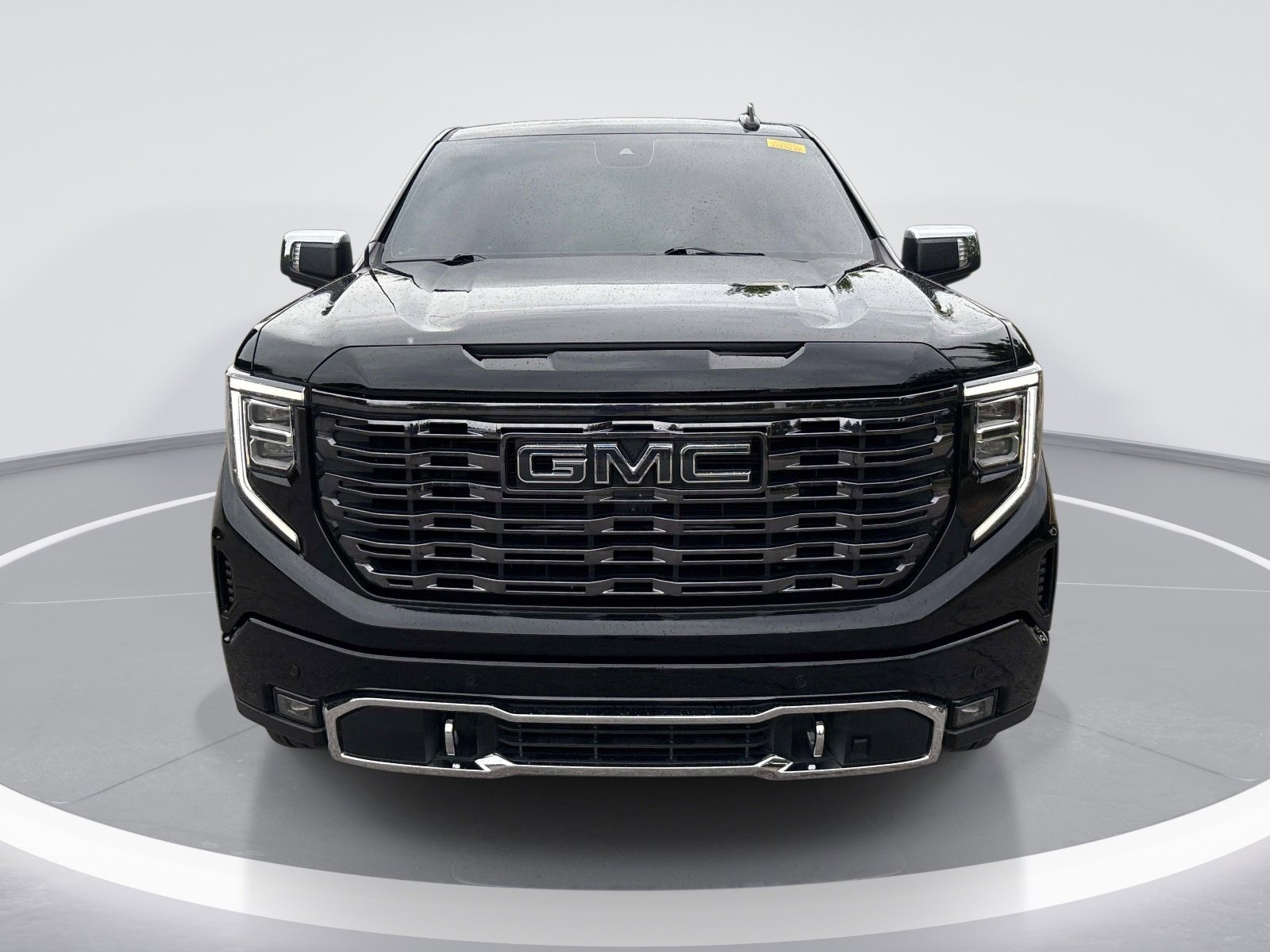 Used 2025 GMC Sierra 1500 Denali Ultimate AWD/4WD image 2