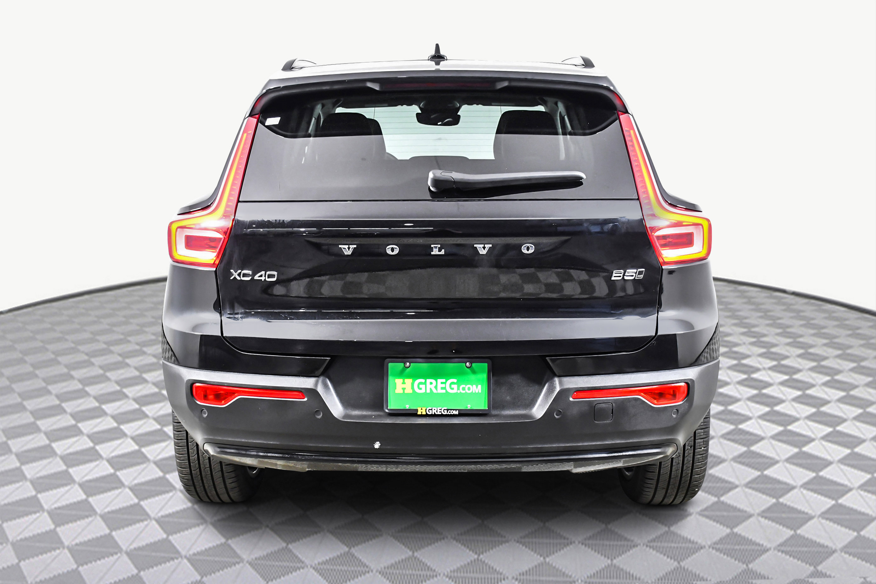 Used 2025 Volvo XC40 B5 Plus image 7