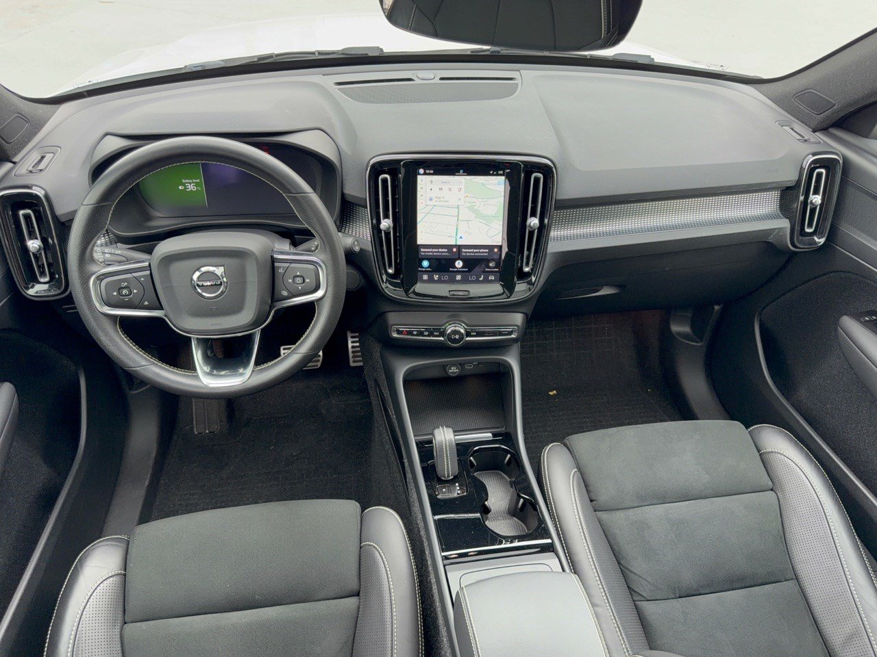 Used 2021 Volvo XC40 P8 Recharge w/ Climate Package AWD/4WD image 17