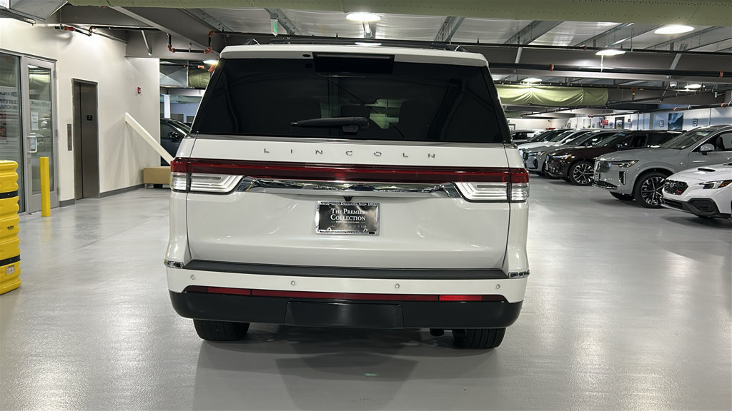 Used 2023 Lincoln Navigator L Reserve AWD/4WD image 5