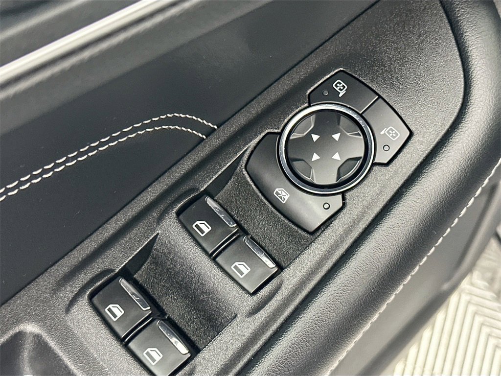 Used 2024 Ford Edge Titanium image 24