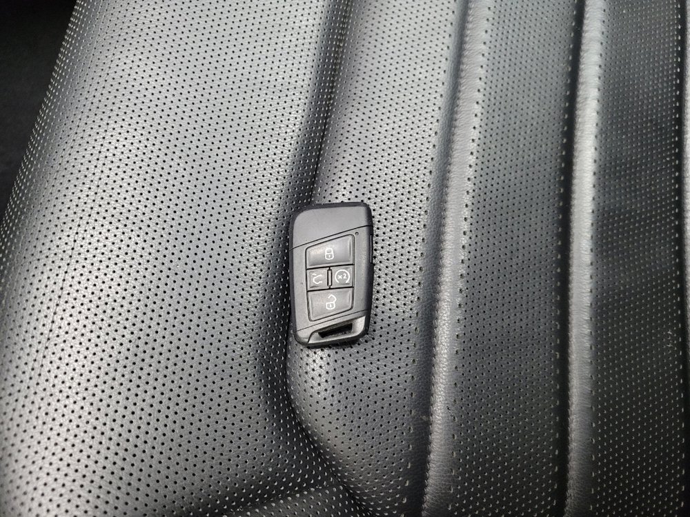 Used 2021 Volkswagen Atlas SEL Premium image 32