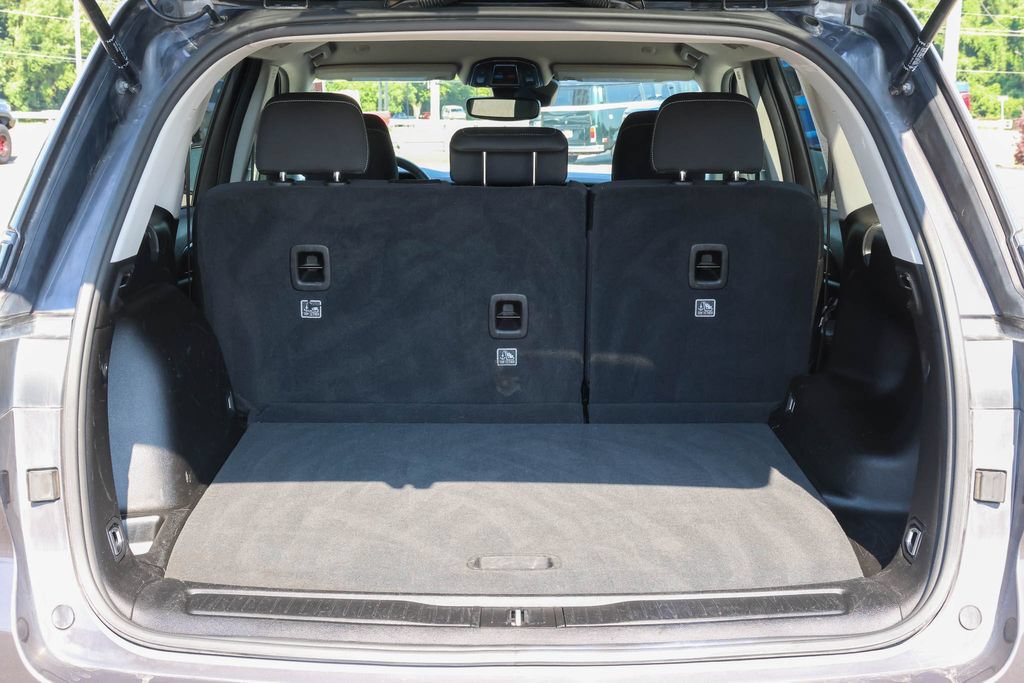 Used 2024 Jeep Grand Cherokee Laredo AWD/4WD image 31