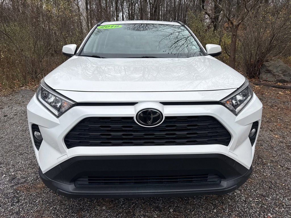 Used 2019 Toyota RAV4 XLE Premium image 2