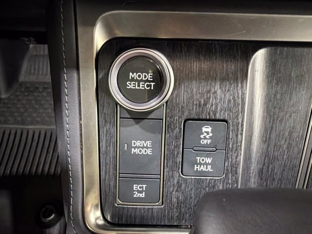 Used 2025 Lexus GX 550 w/ Accessory Package (2T) AWD/4WD image 39