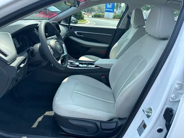 Used 2023 Hyundai Sonata SE w/ Preferred Accessory Package image 10
