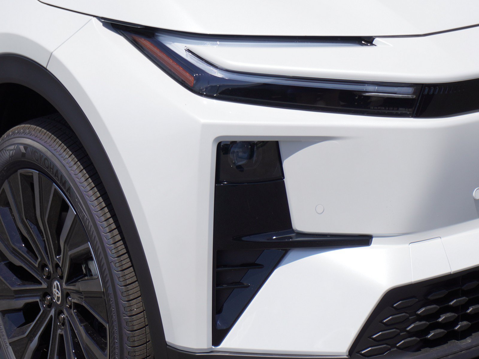 New 2026 Toyota C-HR AWD/4WD image 3