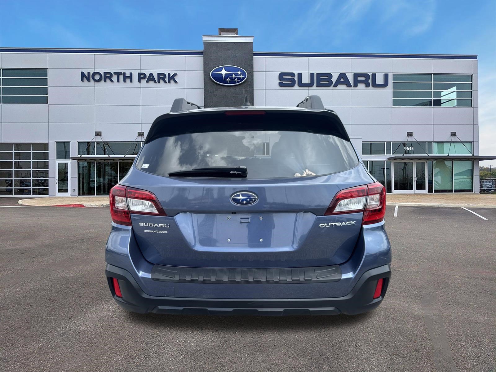 Used 2018 Subaru Outback 2.5i Premium AWD/4WD image 4