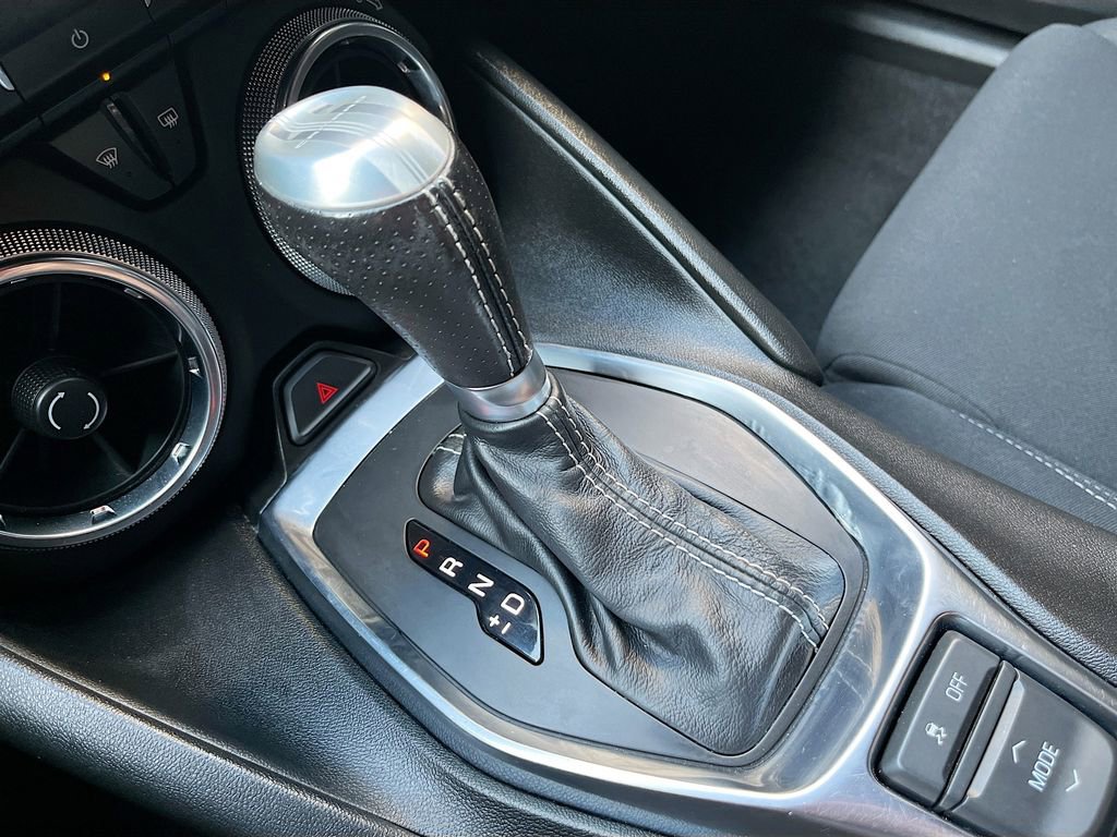 Used 2021 Chevrolet Camaro LT image 17