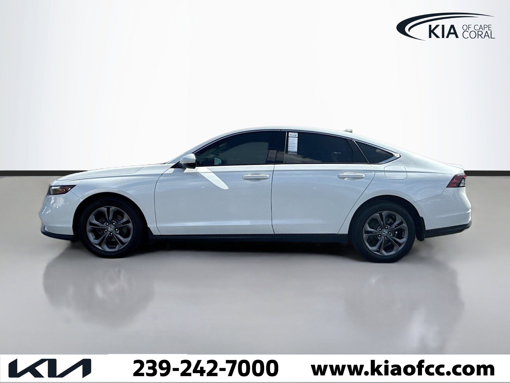 Used 2023 Honda Accord EX image 3