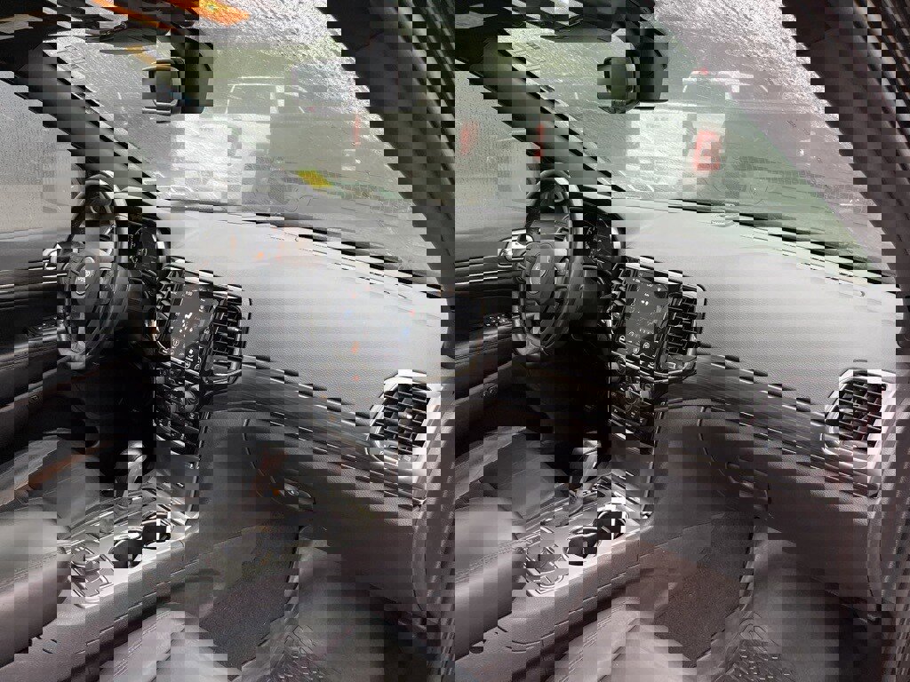 Used 2020 Jeep Grand Cherokee Limited X image 11