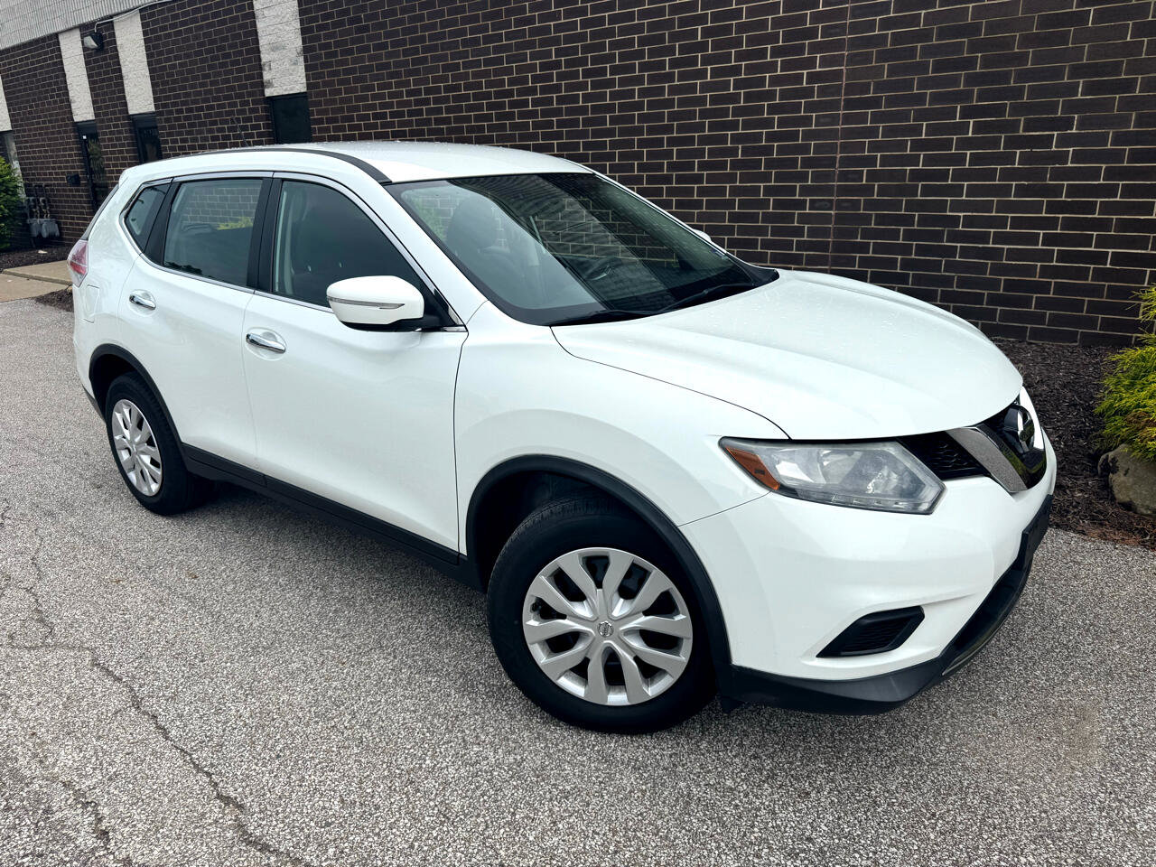 Used 2015 Nissan Rogue S image 34