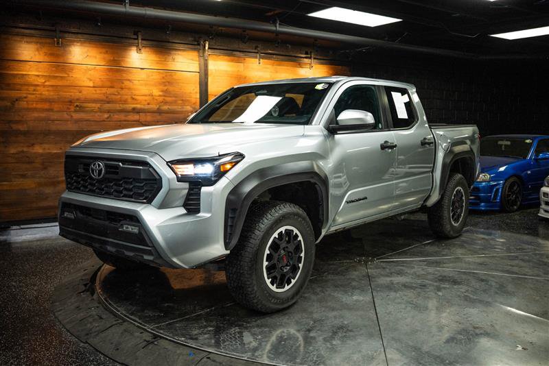 Used 2024 Toyota Tacoma TRD Off-Road image 2