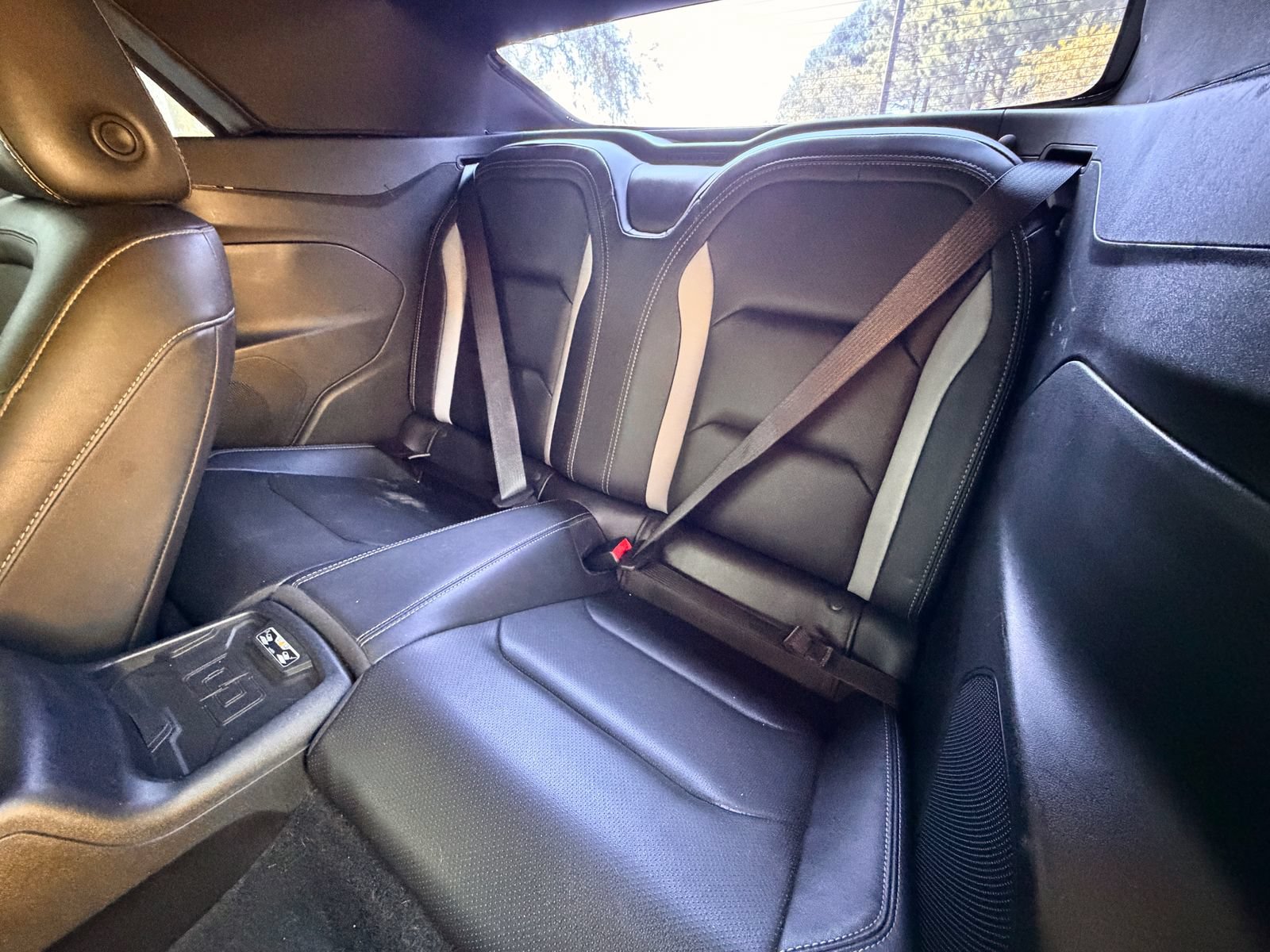 Used 2018 Chevrolet Camaro LT RWD image 12