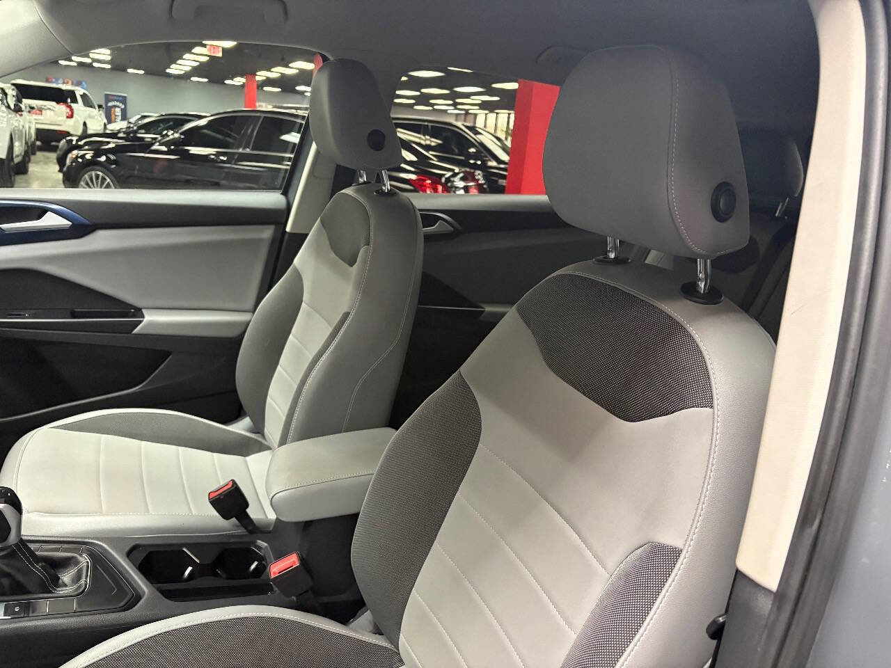 Used 2022 Volkswagen Taos SE image 18