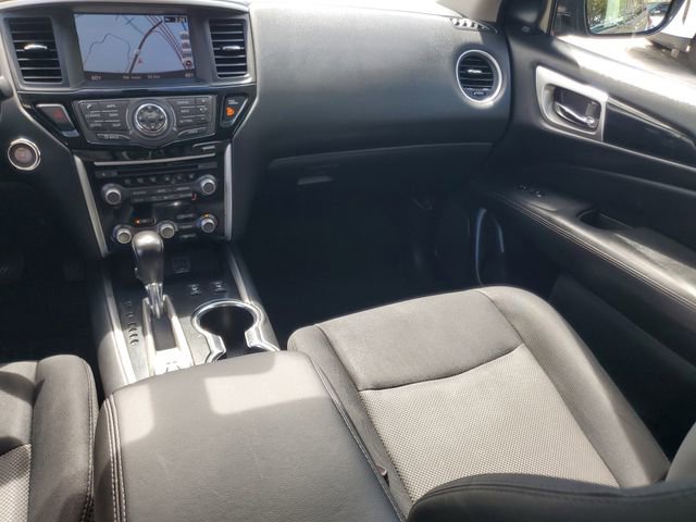 Used 2018 Nissan Pathfinder SV w/ SV Tech Package image 14