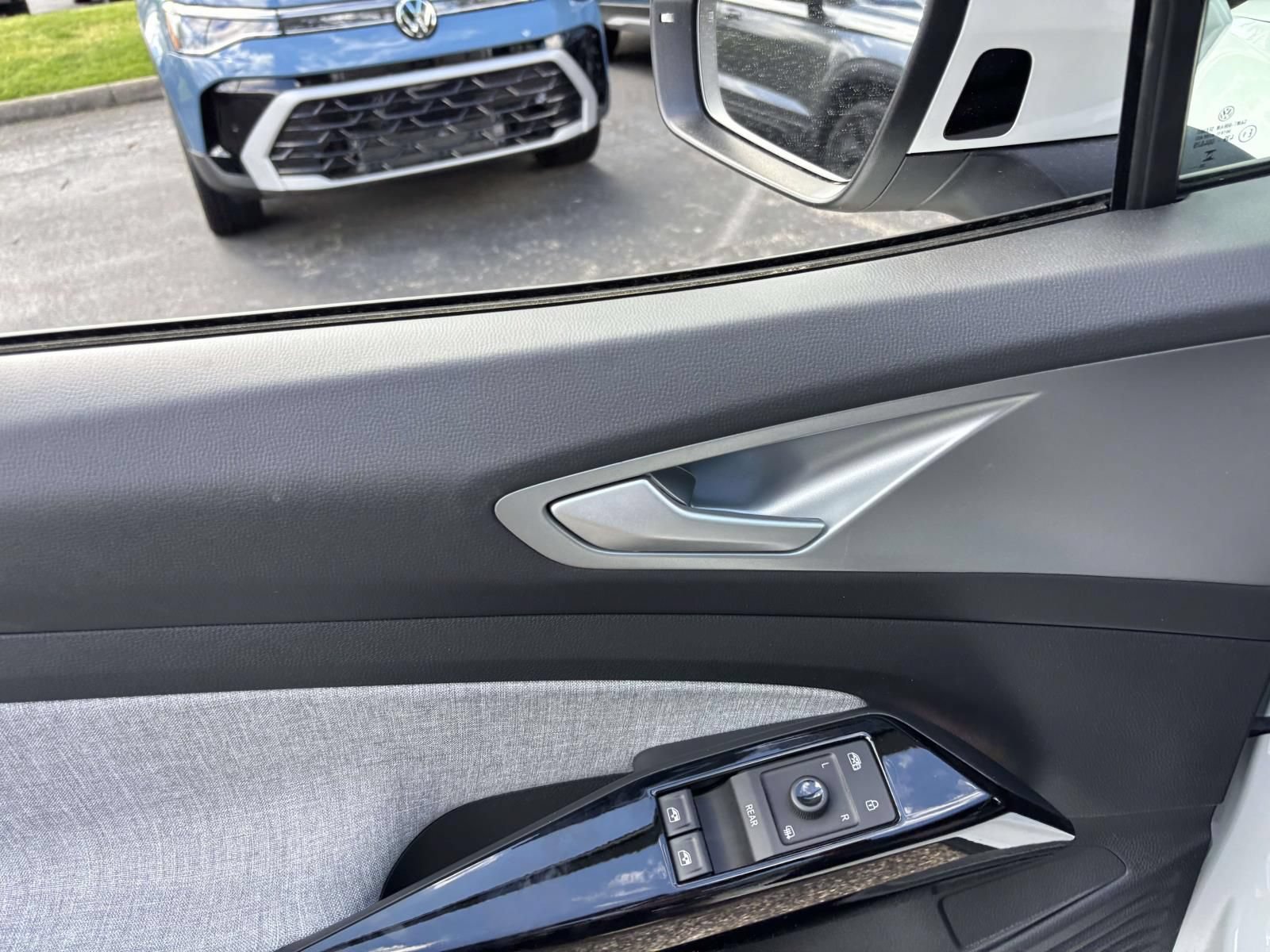 New 2026 Volkswagen ID.4 Pro AWD/4WD image 12