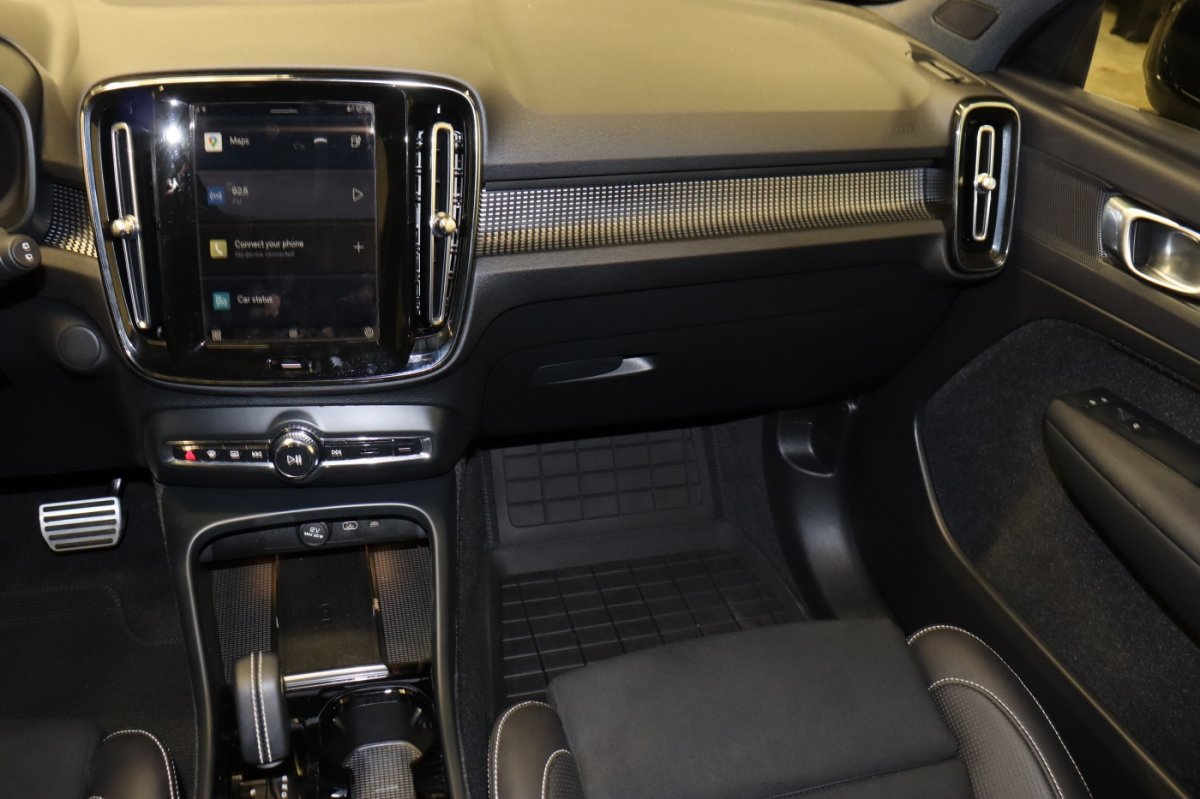 Used 2021 Volvo XC40 P8 Recharge AWD/4WD image 28