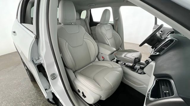 Used 2020 Jeep Cherokee Limited w/ Technology Group image 49