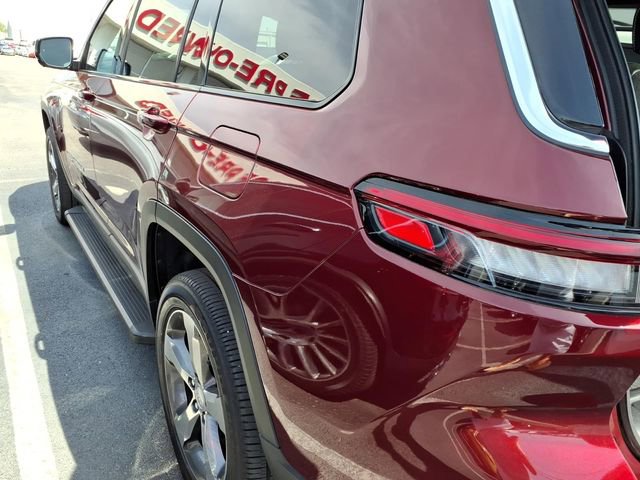 Used 2025 Jeep Grand Cherokee L Limited w/ Luxury Tech Group II image 19