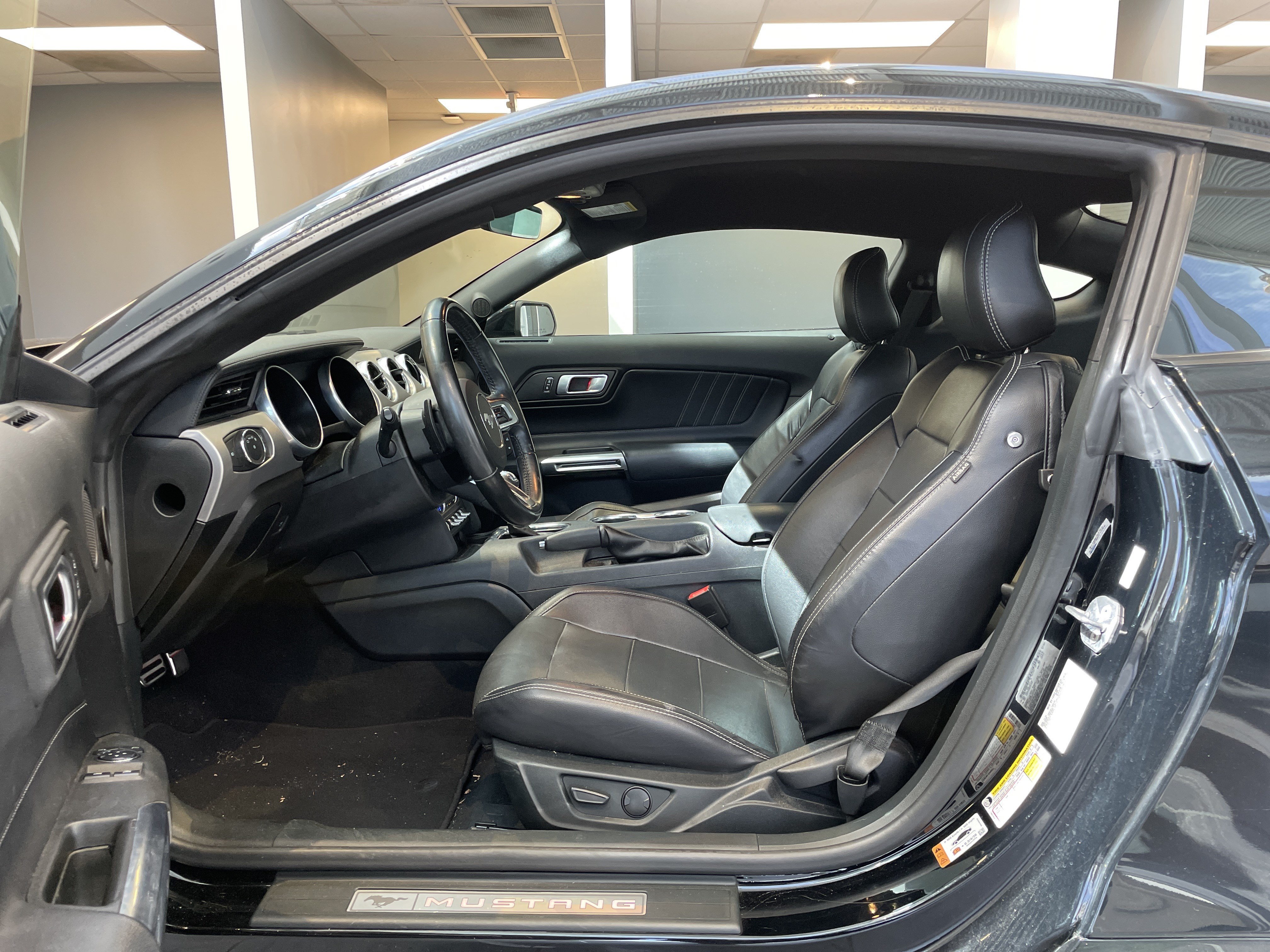 Used 2022 Ford Mustang GT Premium RWD image 19