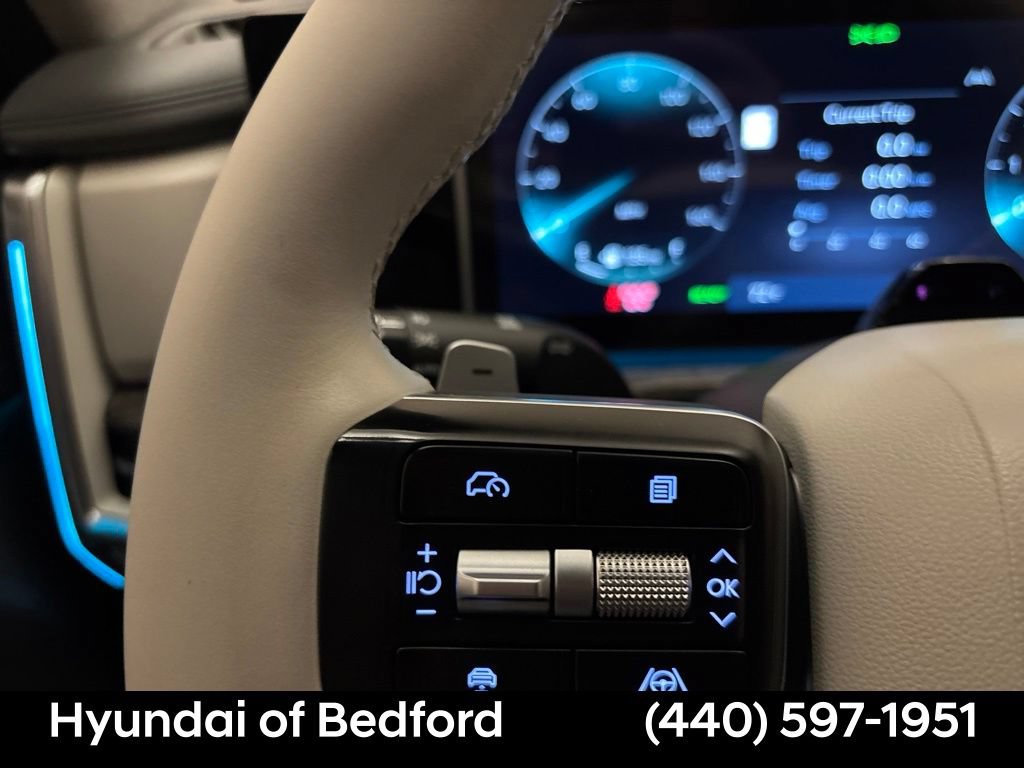 Used 2025 Hyundai Santa Fe Limited AWD/4WD image 19