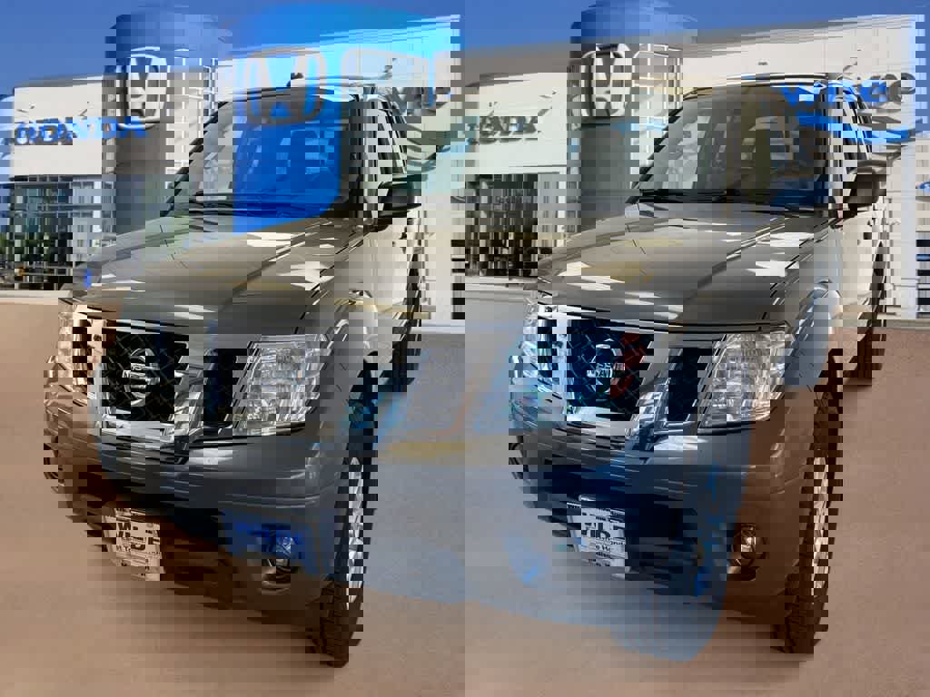 Used 2017 Nissan Frontier SV image 4