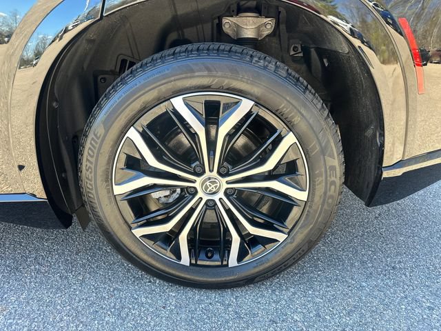 Certified 2025 Toyota Crown Signia AWD/4WD image 16