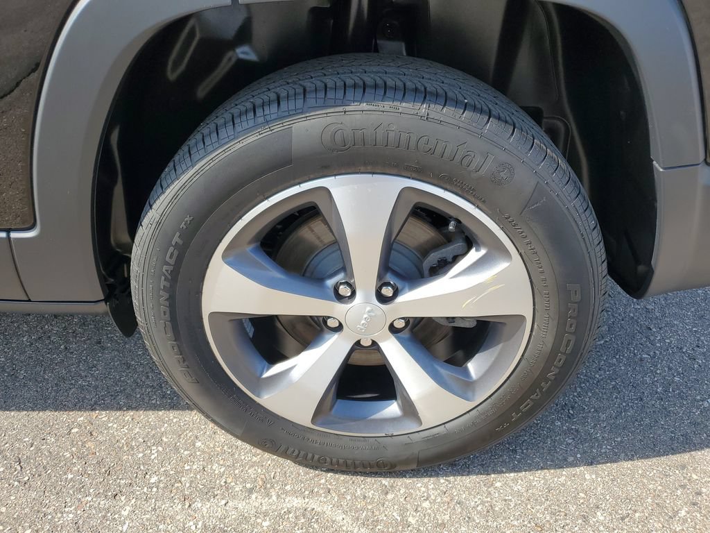 Used 2020 Jeep Cherokee Limited AWD/4WD image 29