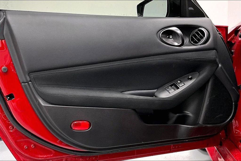 Used 2025 Nissan Z Sport w/ Floor Mat Package image 20