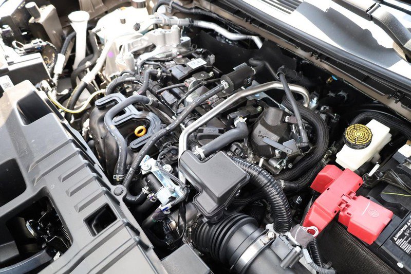 New 2025 Nissan Kicks SR image 25