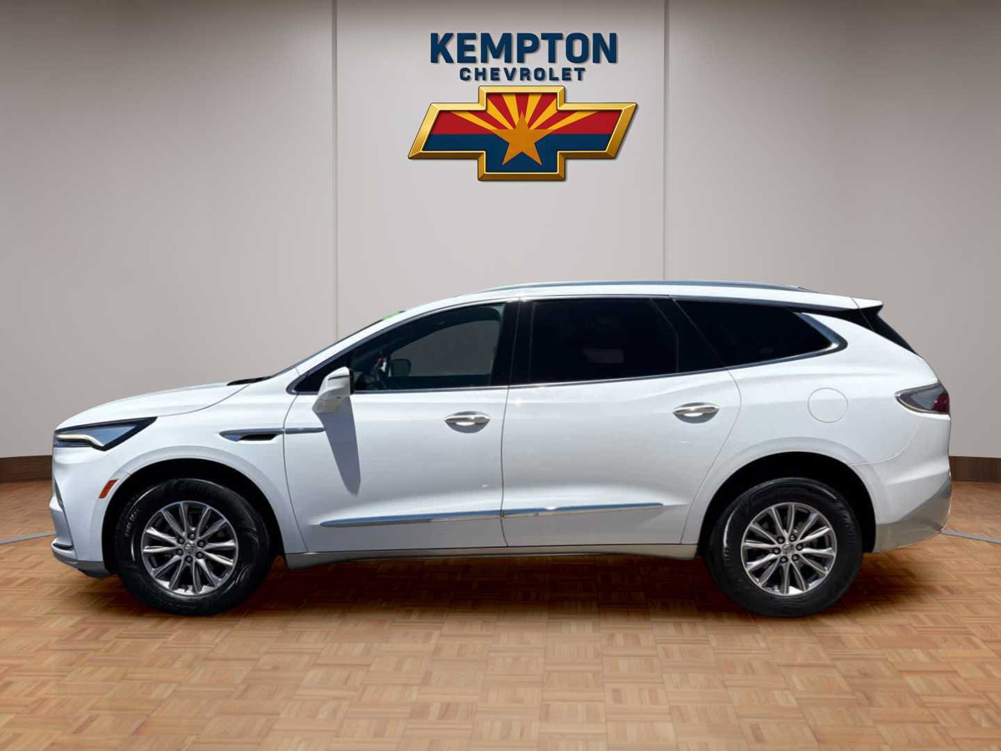 Used 2024 Buick Enclave Premium AWD/4WD image 3