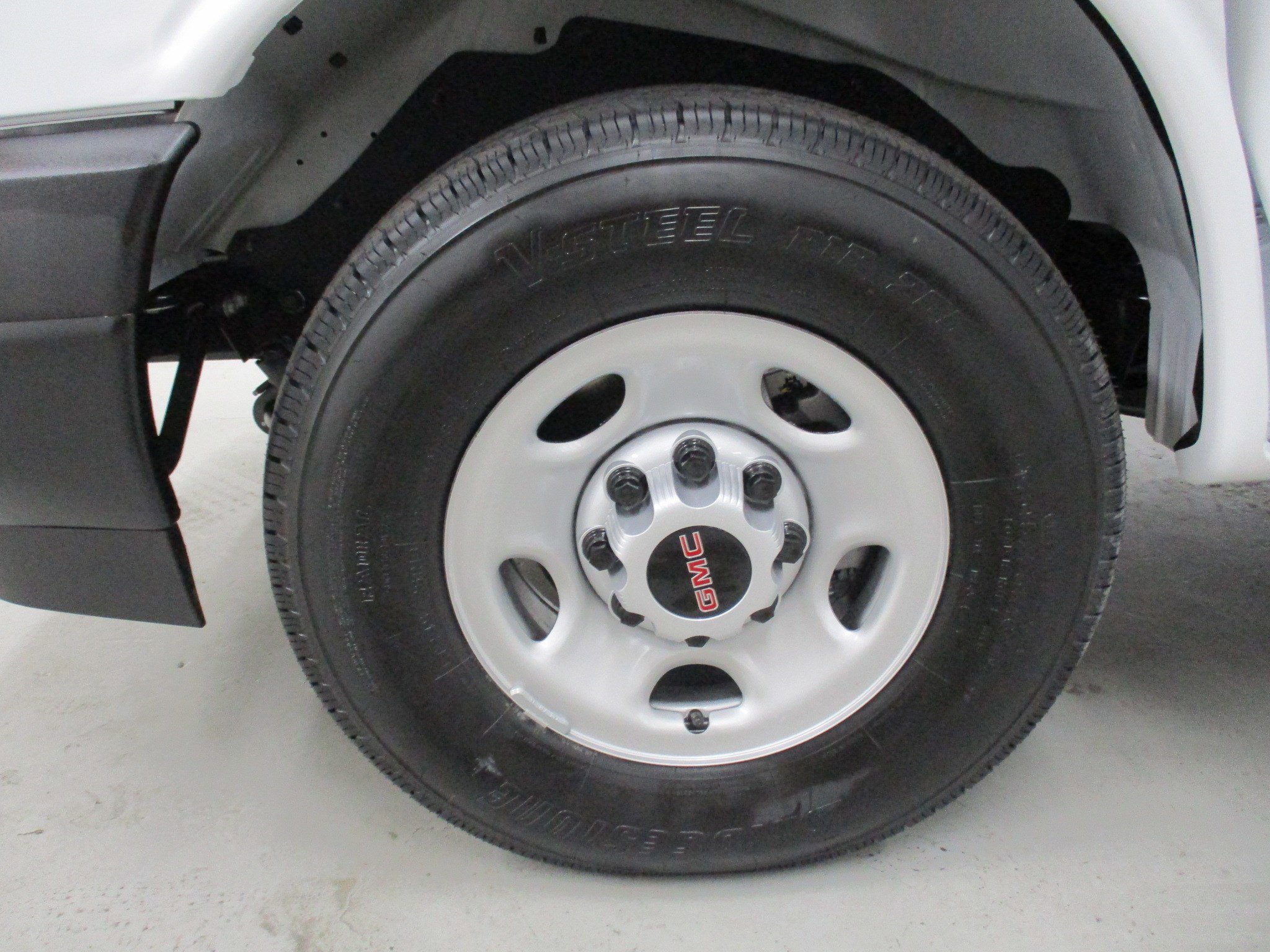 New 2025 GMC Savana 3500 image 12