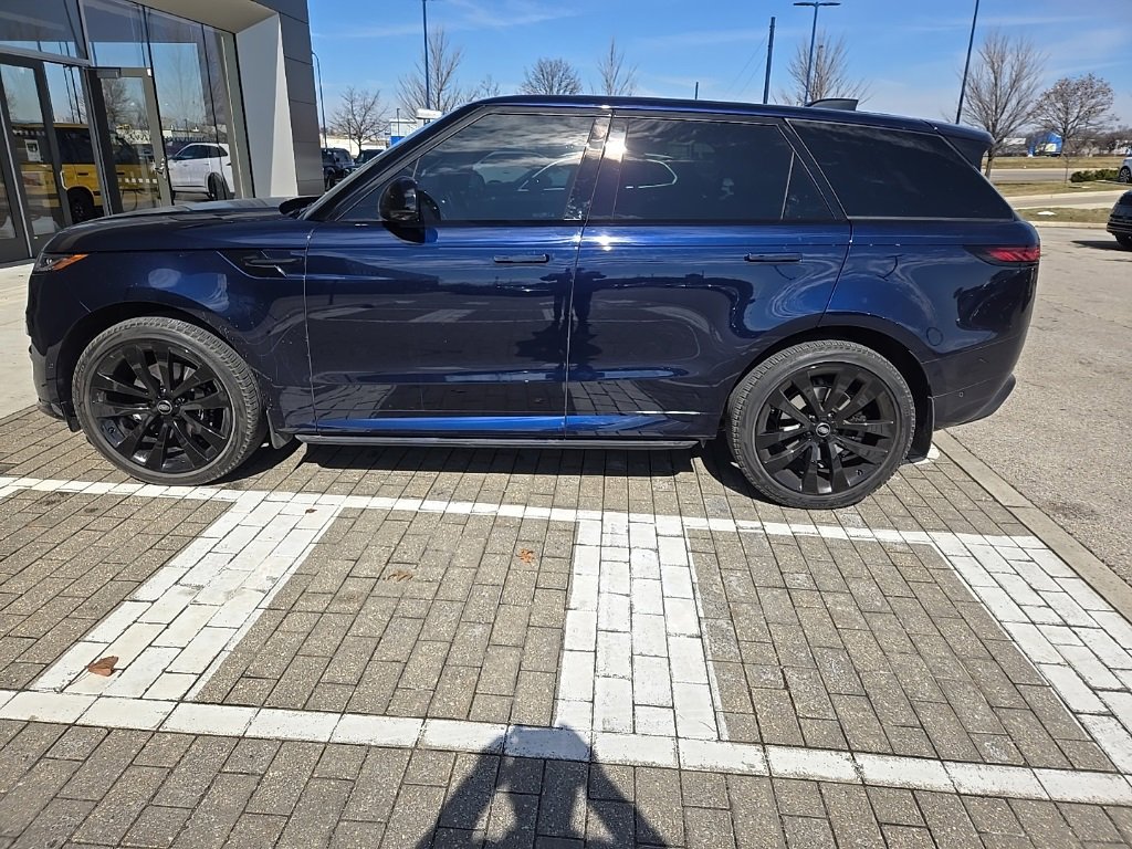 Used 2023 Land Rover Range Rover Sport SE Dynamic image 8