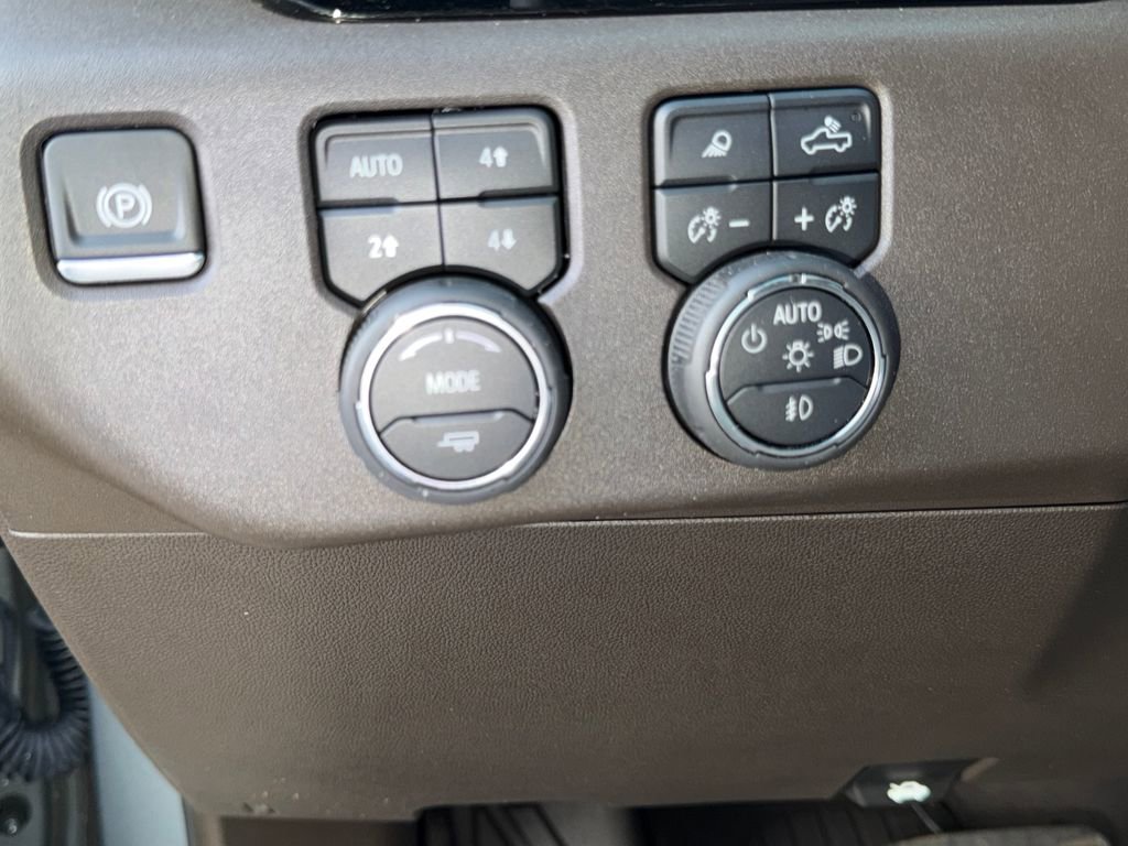 Used 2025 Chevrolet Silverado 1500 LTZ w/ Z71 Off-Road Package image 33