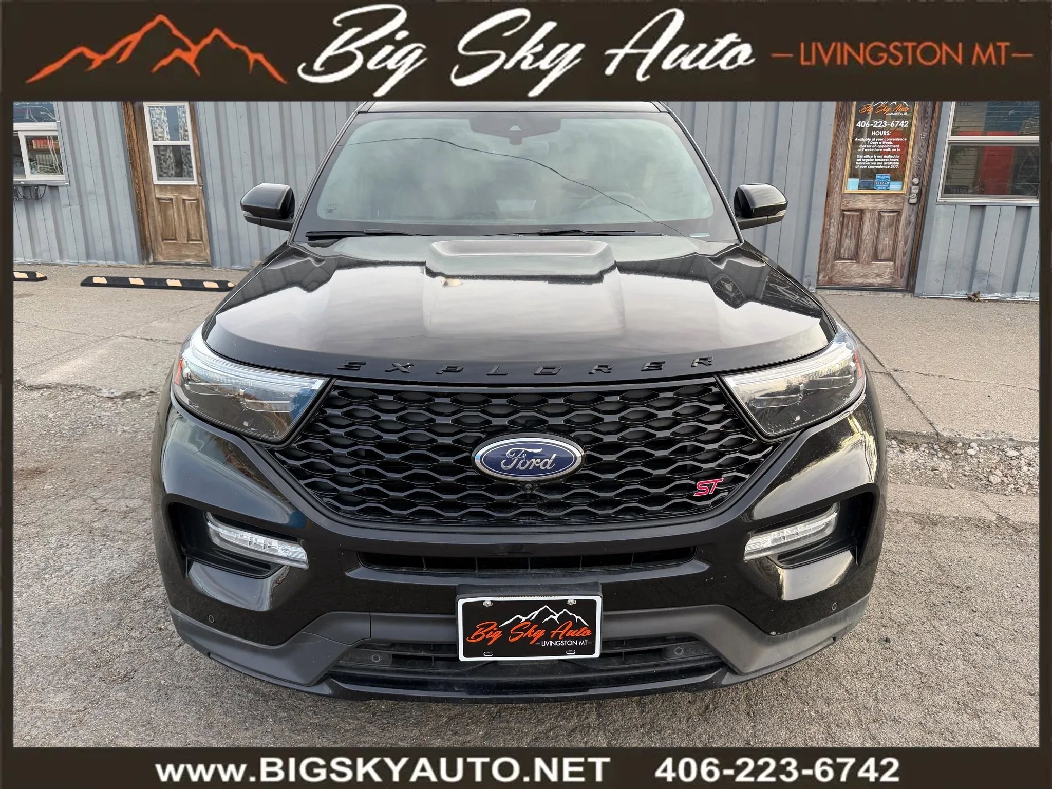 Used 2020 Ford Explorer ST w/ ST Street Pack image 2