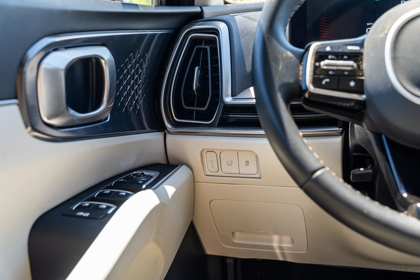 Used 2025 Kia Sorento EX w/ Panoramic Sunroof Package FWD image 26