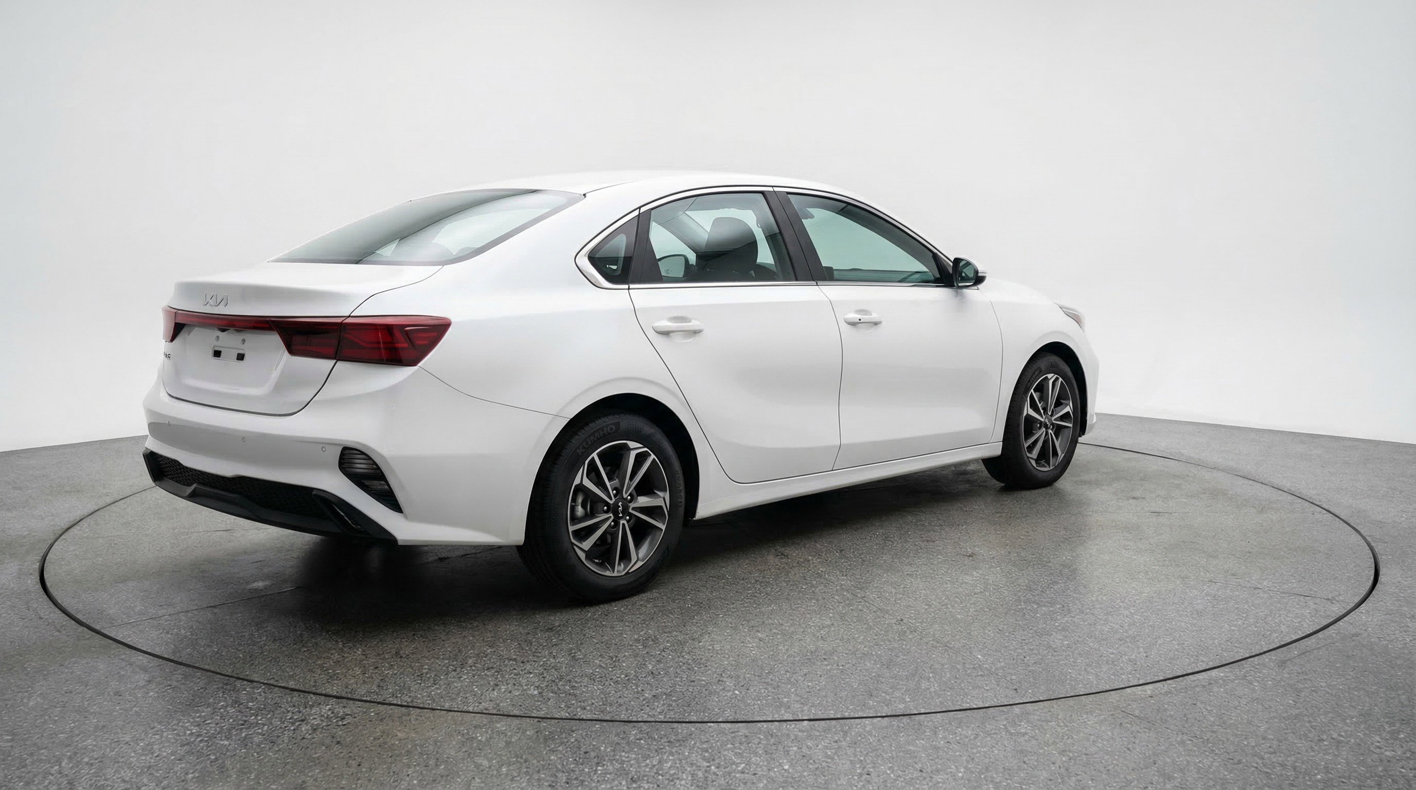 Used 2024 Kia Forte LXS image 9