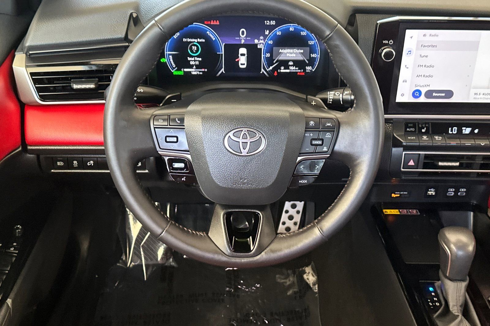 Used 2025 Toyota Camry XSE FWD image 16